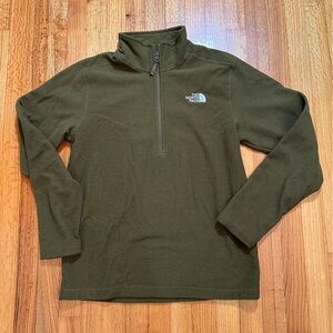 The North Face Men's Thermal 1/4 Zip Sweater. Size M